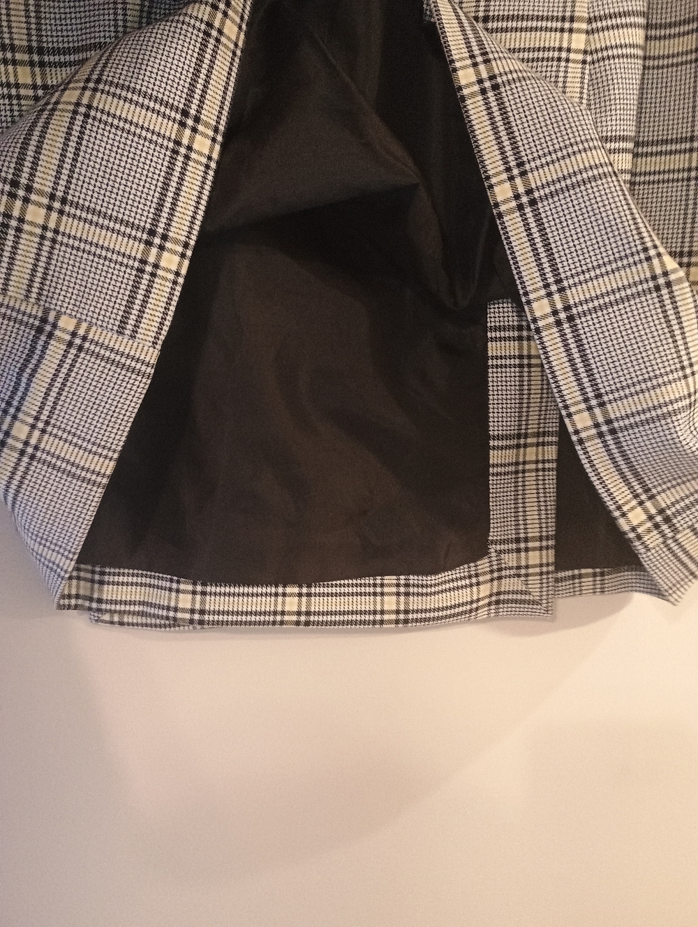 H&M  Grunge Style Divided Plaid Mini Skirt in Black and White - Picture 4 of 8